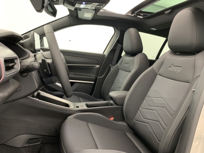 Jeep Avenger 1.2 Turbo T3 110 ch e-Hybrid BVR6 Summit