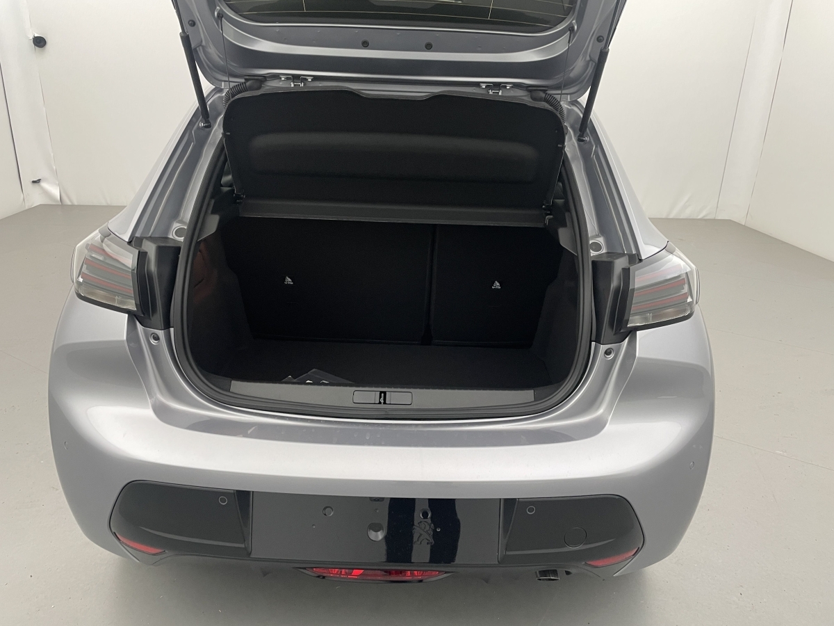 Peugeot 208 11