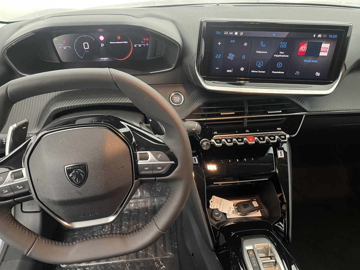 Peugeot 208 12