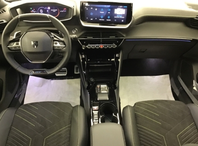 Peugeot 2008 PureTech 130 S&S EAT8 GT