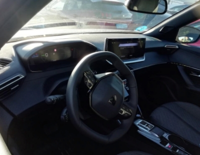 Peugeot e-2008 54 kWh 156 ch Allure