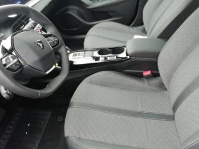 Peugeot e-2008 54 kWh 156 ch Allure