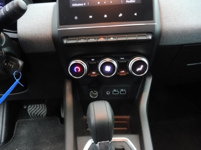 Renault Clio 1.6 E-TECH 145CH FULL HYBRID EVOLUTION - 25