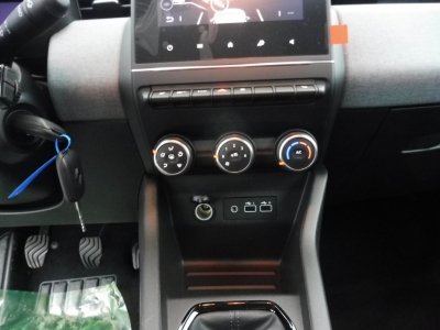 Renault Clio 1.0 TCE 90CH EVOLUTION - 25
