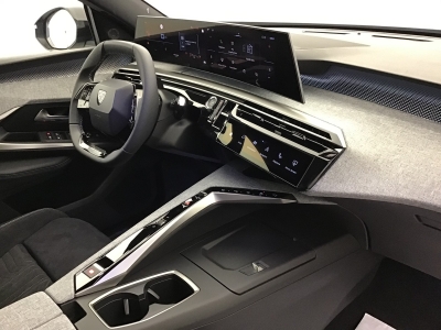 Peugeot 3008 GT EXCLUSIVE HYBRID 145 e-DSC6