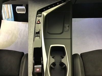 Peugeot 3008 GT EXCLUSIVE HYBRID 145 e-DSC6