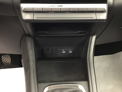 Renault Captur TECHNO TCE 90 6 v