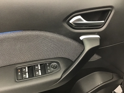 Renault Captur TECHNO TCE 90 6 v