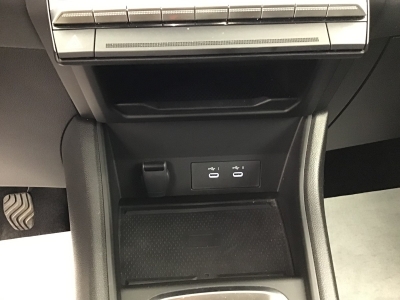 Renault Captur TECHNO TCE 90 6 v