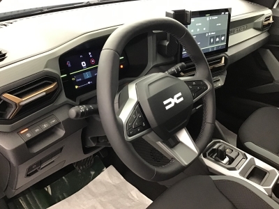 Dacia Duster EXTREME + HYBRID 155 BVA