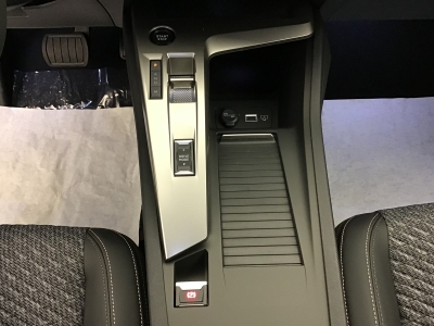 Peugeot 308 ALLURE BlueHDi 130 EAT8