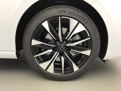 Peugeot 308 ALLURE BlueHDi 130 EAT8