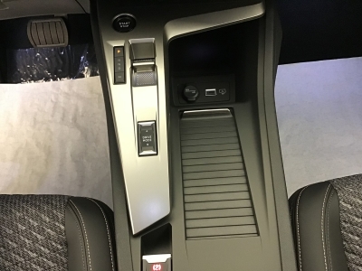 Peugeot 308 ALLURE BlueHDi 130 EAT8