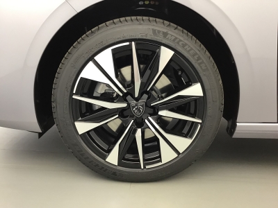 Peugeot 308 ALLURE BlueHDi 130 EAT8