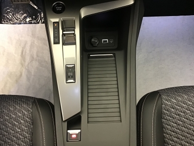 Peugeot 308 ALLURE BlueHDi 130 EAT8