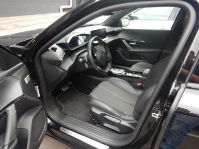 Peugeot 2008 BlueHDi 130 S&S EAT8 GT