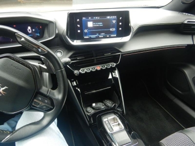 Peugeot 2008 BlueHDi 130 S&S EAT8 GT