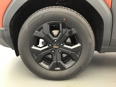 Dacia Duster EXTREME + HYBRID 155 BVA
