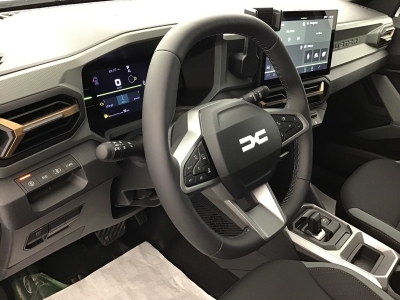 Dacia Duster EXTREME + HYBRID 155 BVA
