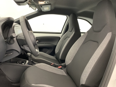 Toyota AYGO X 1.0 VVT-i 72 S-CVT Dynamic
