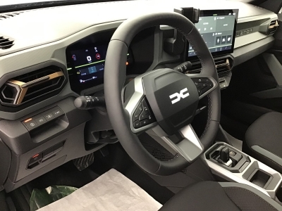 Dacia Duster EXTREME + HYBRID 155 BVA
