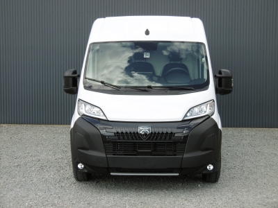 Peugeot Boxer PRO EXCLUSIVE HDI 180 BVA