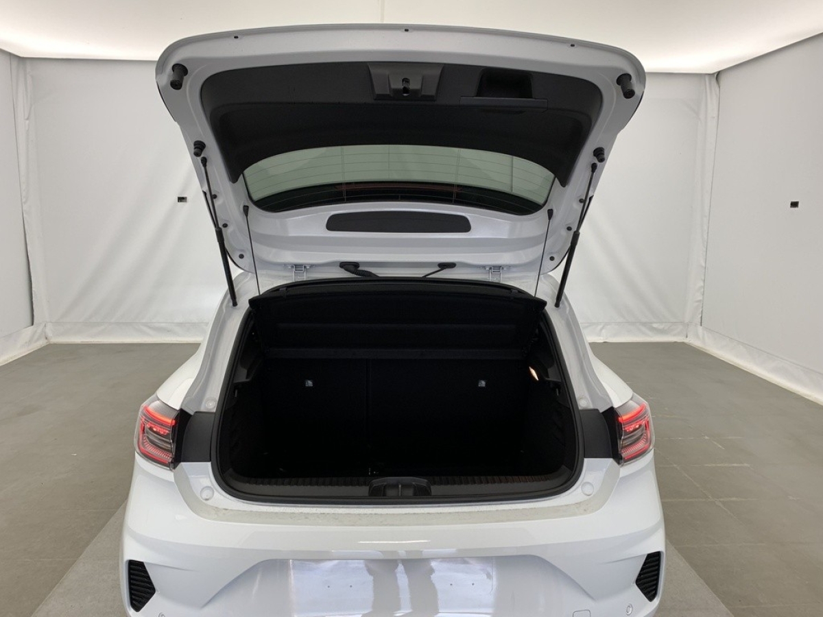 Renault Clio V 10