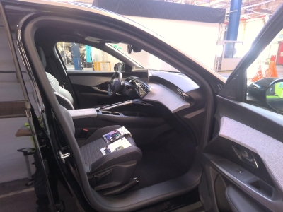 Peugeot E-3008 210 ch 73 kWh Allure